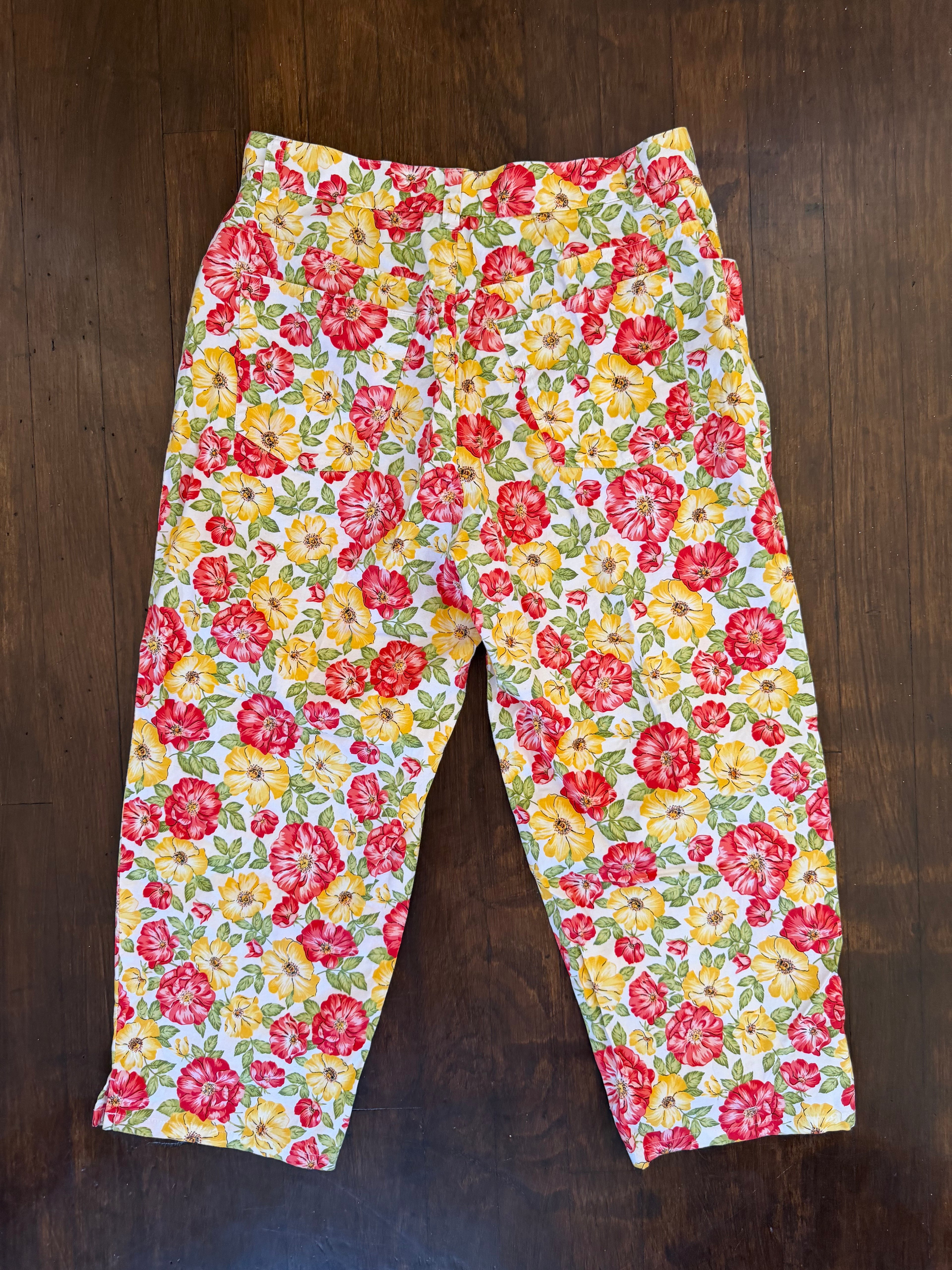 Jones New York Capris (fits S-M)