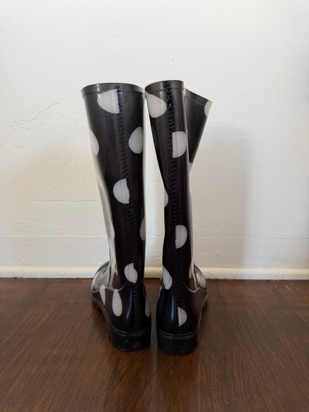 Polka Dot Rain Boots (size 6)