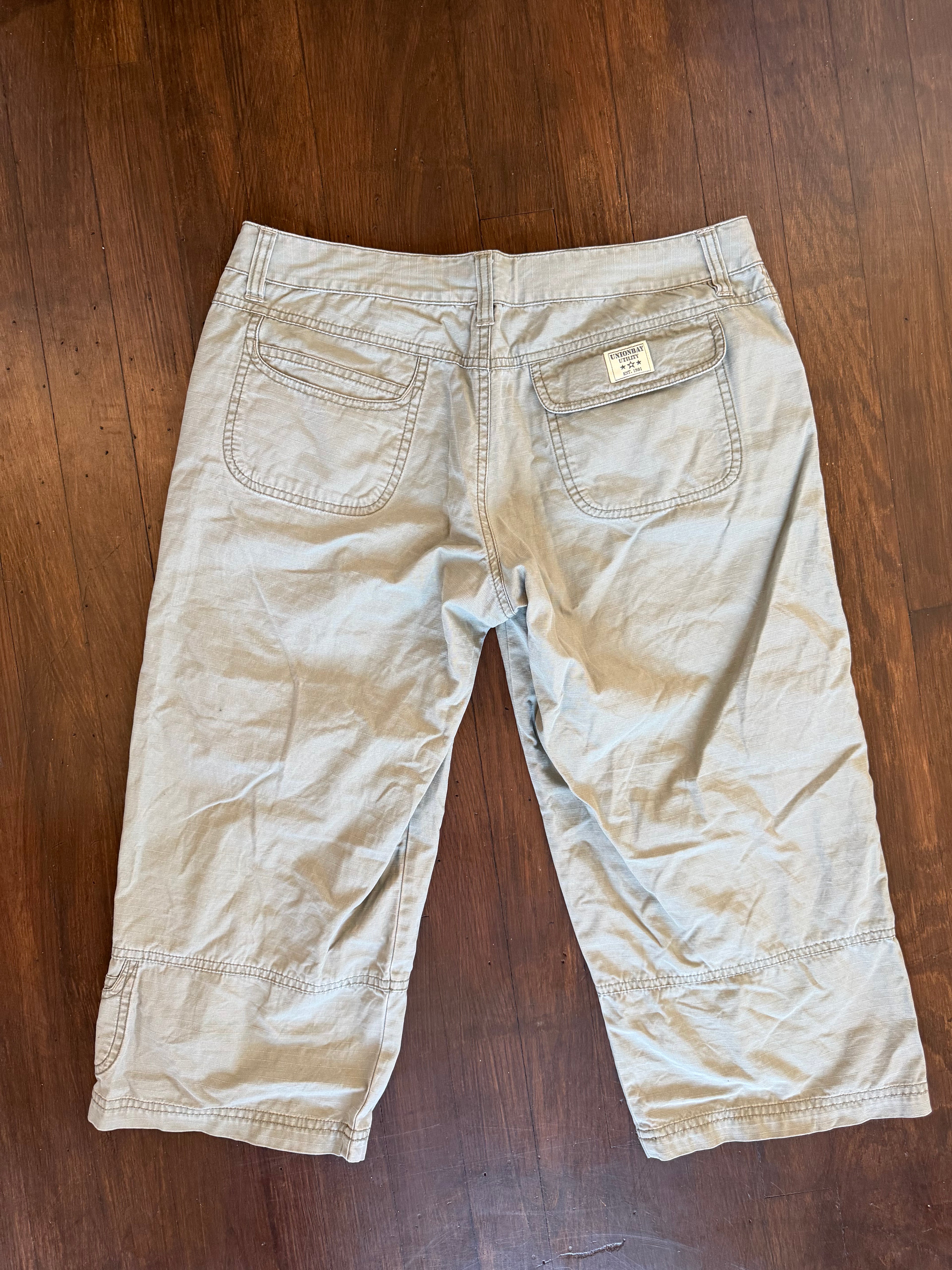 Union Bay Capris (size 9)
